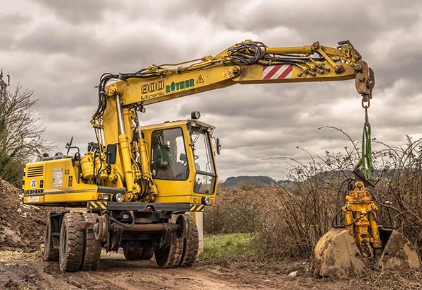 推土机日常维护与常见故障排除
